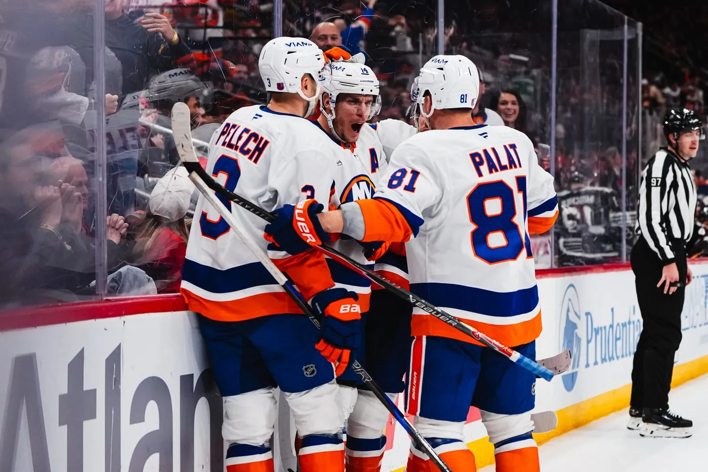 Islanders game action